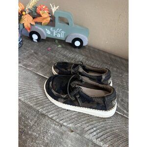 Hey Dude Wally Youth Camo Lightly Used Slip On Shoe KIDS US K8